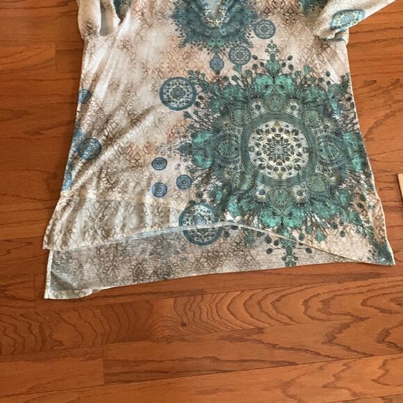 Chicos size 3 blouse with three-quarter sleeve/option to button up shorter - Picture 7 of 11